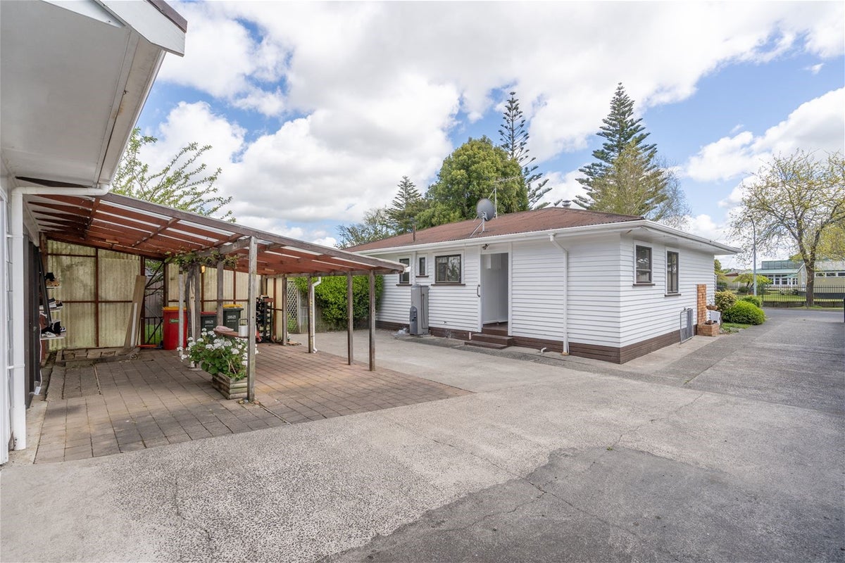 84 Insoll Avenue, Enderley, Hamilton - Carousel 2