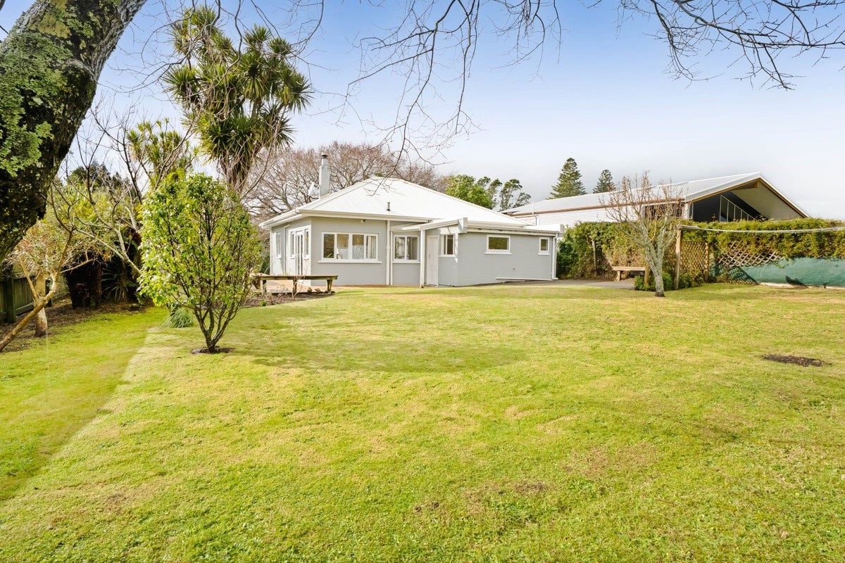 50 Brooklands Road, Brooklands, New Plymouth, Taranaki - Carousel 1
