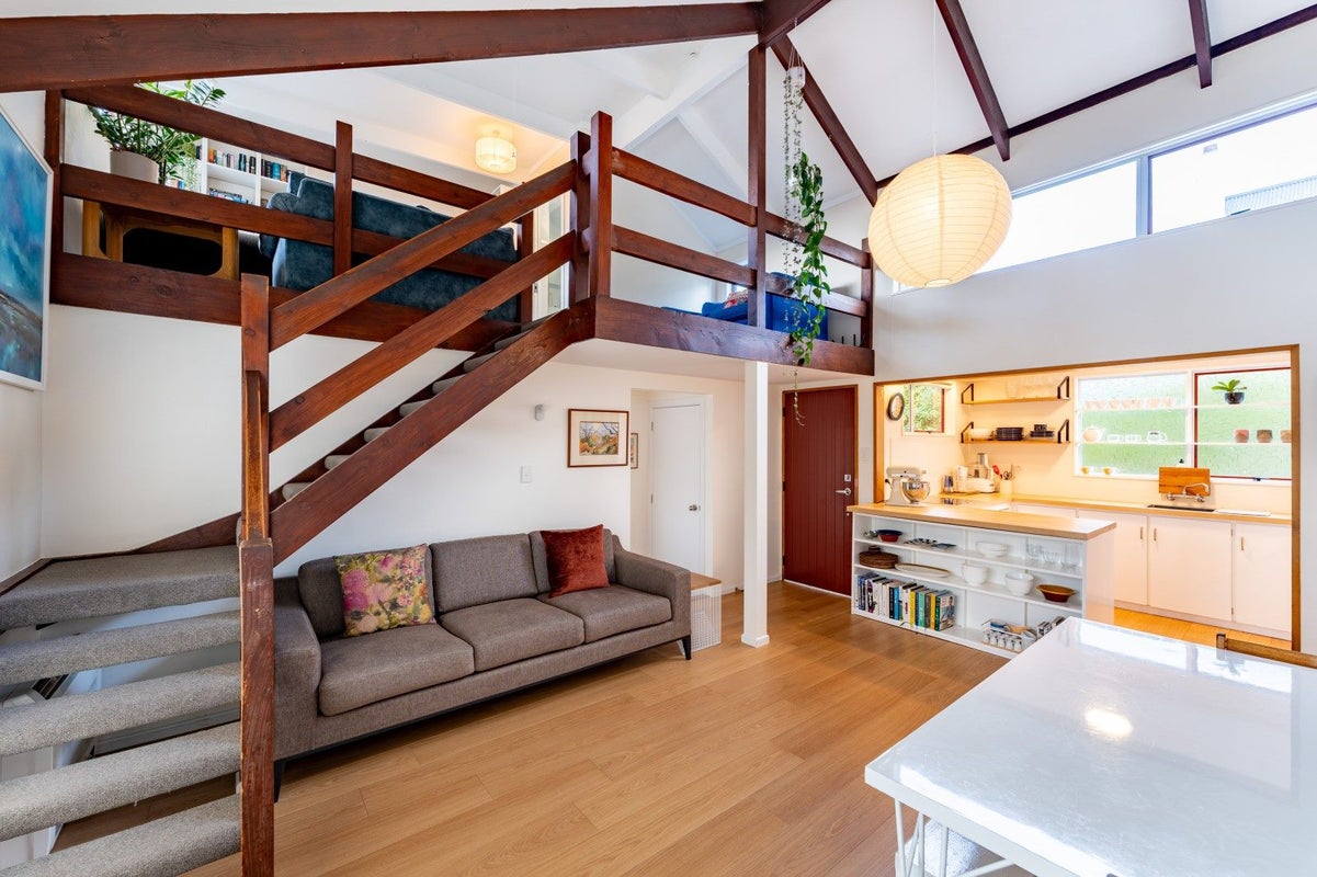 1/6 Dudley Place, Maori Hill, Dunedin - Carousel 1