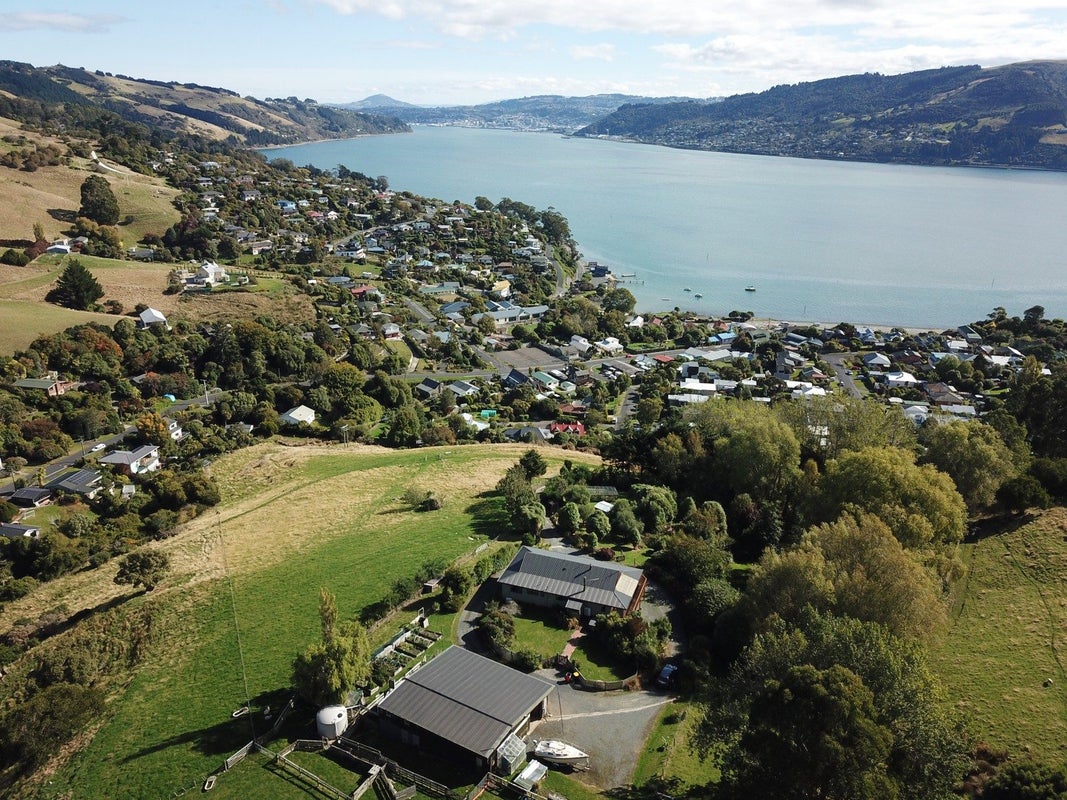 26 Dickson Street, Macandrew Bay, Dunedin - Carousel 1