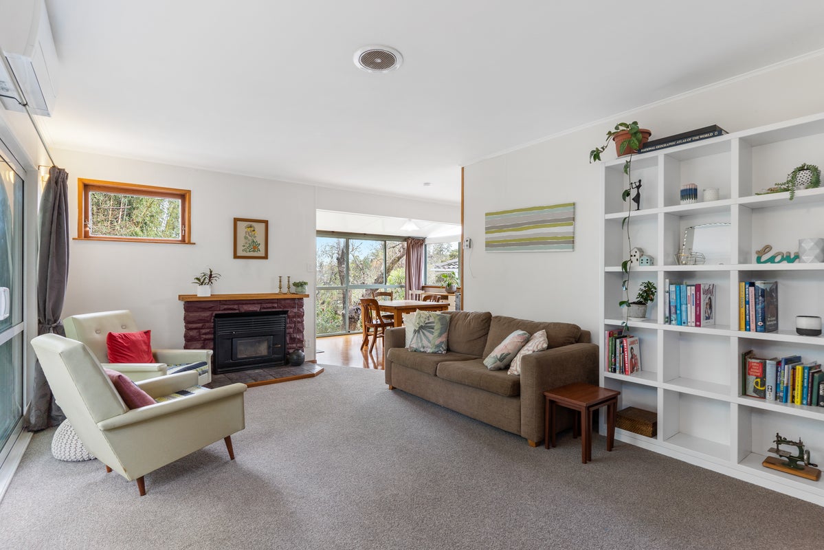 16 Aplin Place, Birkdale, Auckland - Carousel 1
