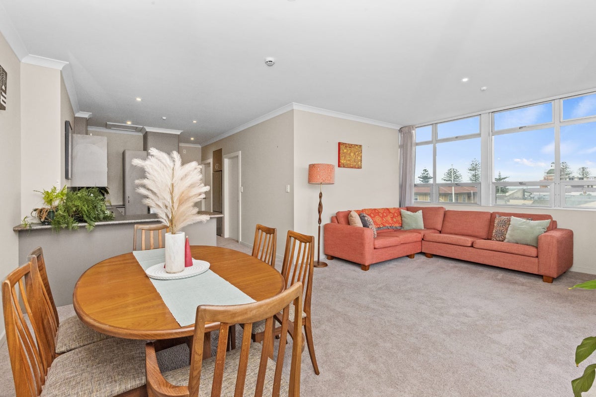 3F/3 Shakespeare Road, Napier South, Napier - Carousel 2