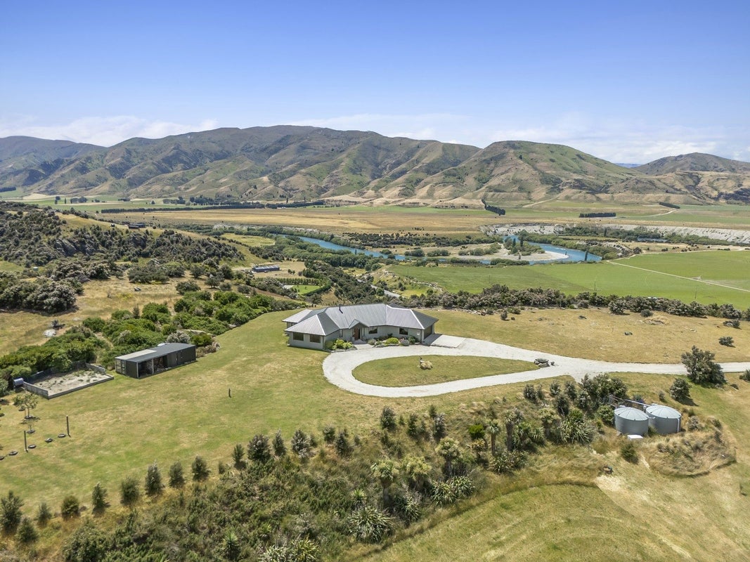 171 Pukekowhai Drive, Queensberry, Cromwell - Carousel 1