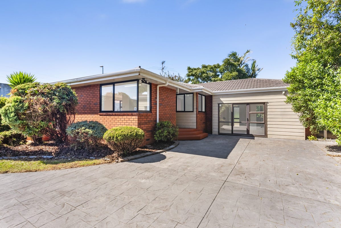 183B Walter Strevens Drive, Conifer Grove, Takanini - Carousel 1