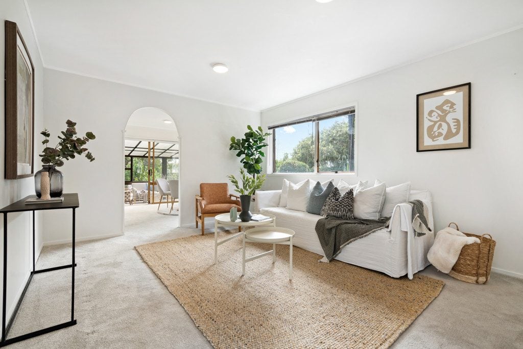 1/12 Hollyhock Place, Browns Bay, Auckland - Carousel 2