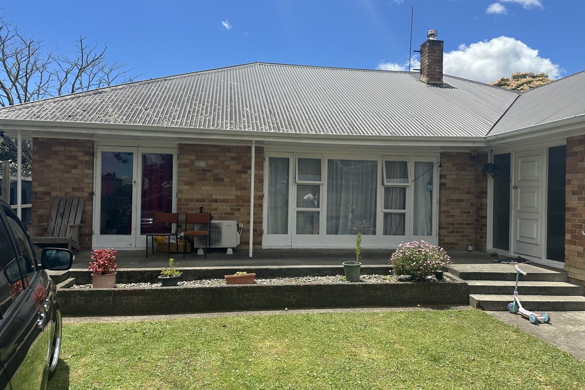 330 Peachgrove Road, Fairfield, Hamilton - Carousel 1