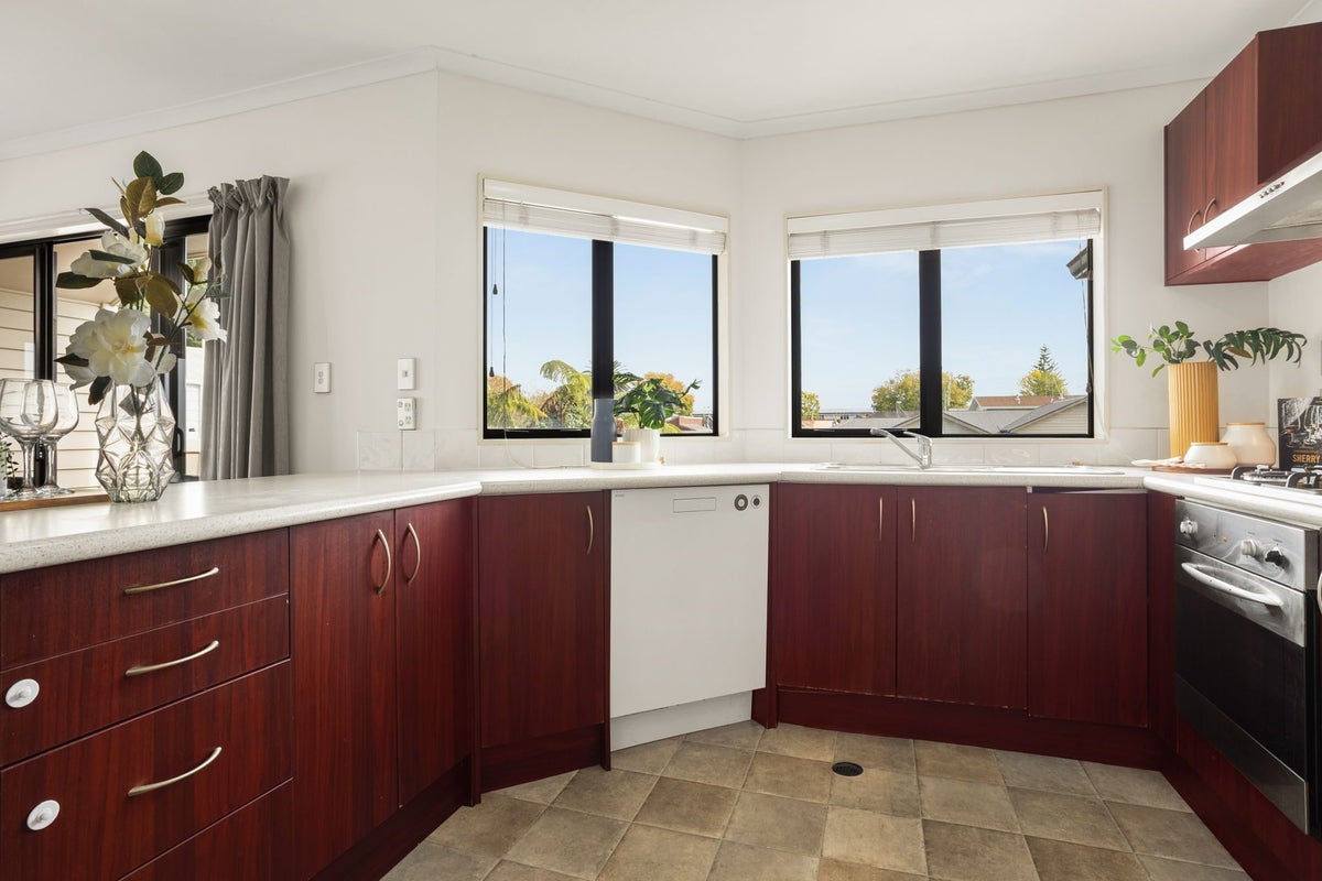 102C Clyde Street, Hamilton East, Hamilton - Carousel 1
