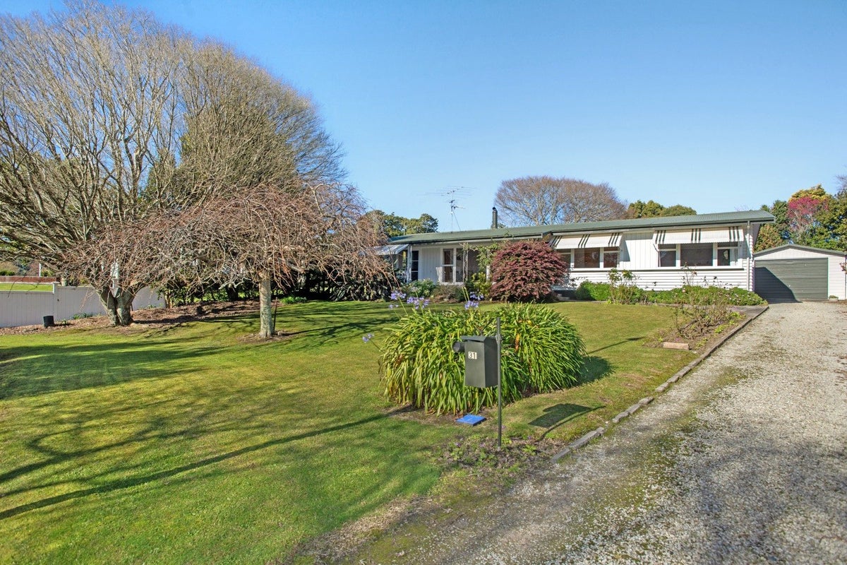 31 Marian Drive, Inner Kaiti, Gisborne - Carousel 1
