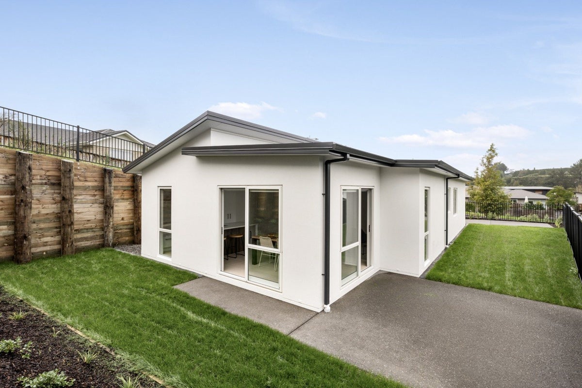 313 Lakes Boulevard, Pyes Pa, Tauranga - Carousel 1