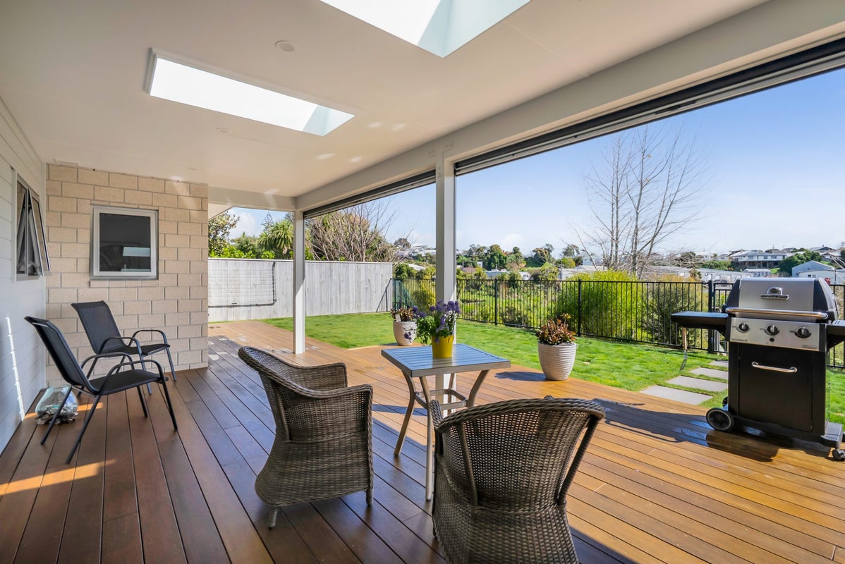 1/20B Gordon Street, Glen Avon, New Plymouth - Carousel 2