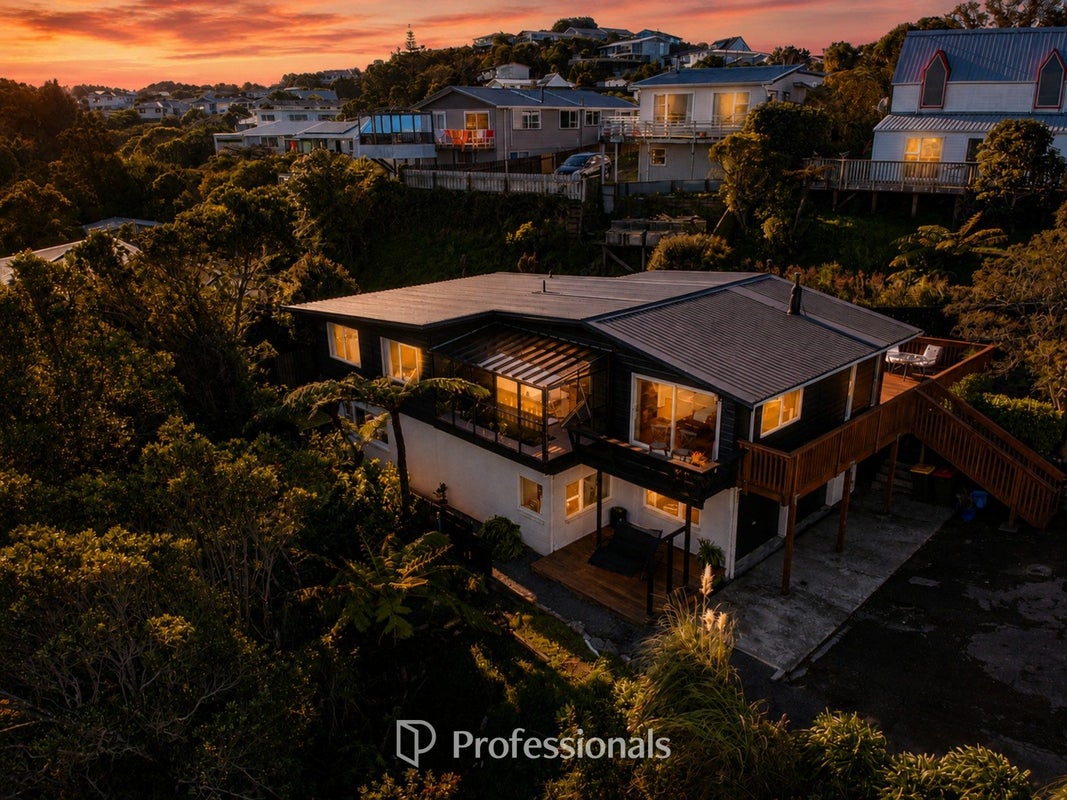 52 Cypress Drive, Maungaraki, Lower Hutt - Carousel 1