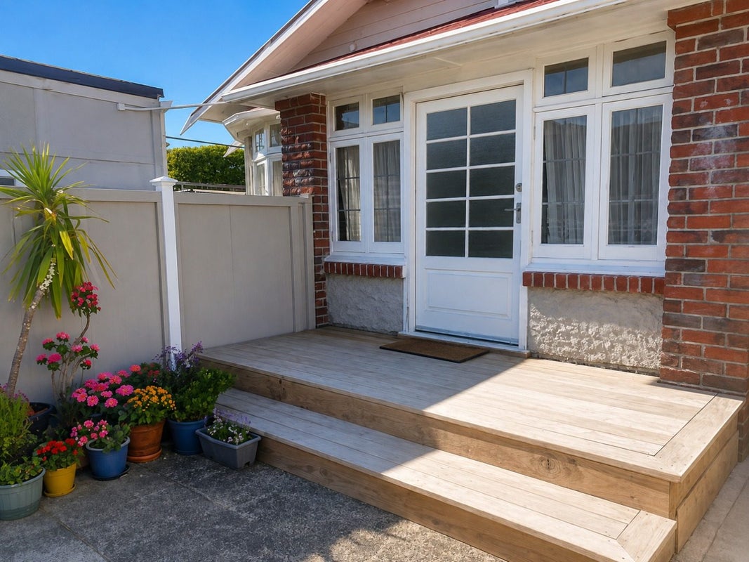 38 Kensington Avenue, Petone, Lower Hutt - Carousel 15