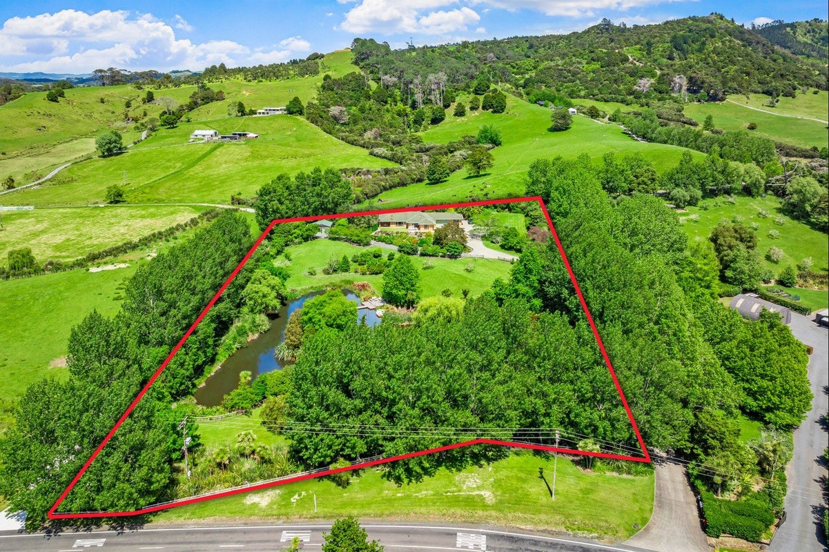393 Matakana Valley Road, Warkworth - Carousel 33