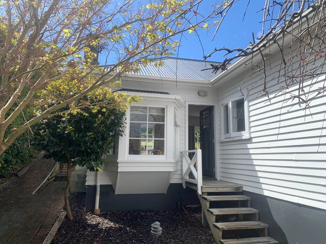 41 Seaton Road, Murrays Bay, Auckland - Carousel 2
