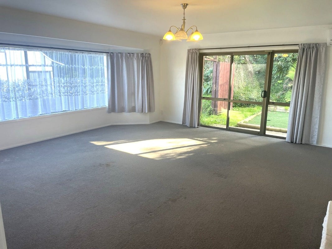 94 Porritt Avenue, Chatswood, Auckland - Carousel 2