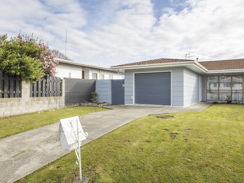 7 Purdie Place, Milson, Palmerston North - Carousel 1