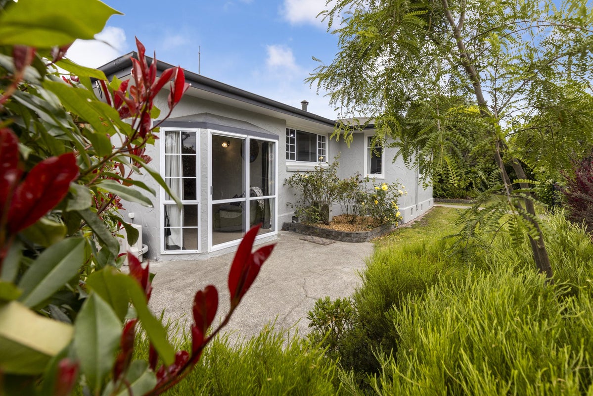 2 Glenroy Crescent, Springlands, Blenheim - Carousel 1