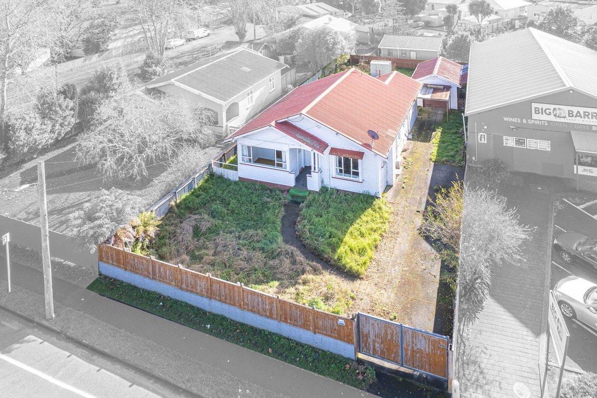 57 Jones Street, Whanganui East, Whanganui - Carousel 1