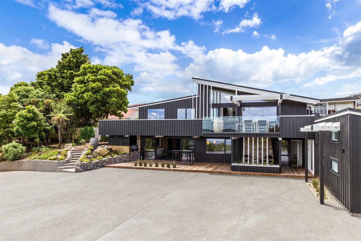 224 Lake Terrace, Waipahihi, Taupo - Carousel 2