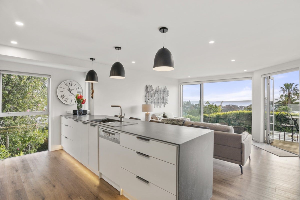 6 Dudley Road, Mission Bay, Auckland - Carousel 1
