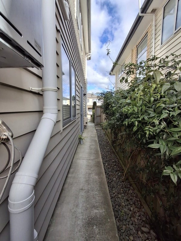 18 Hangahai Road, Flat Bush, Auckland - Carousel 13