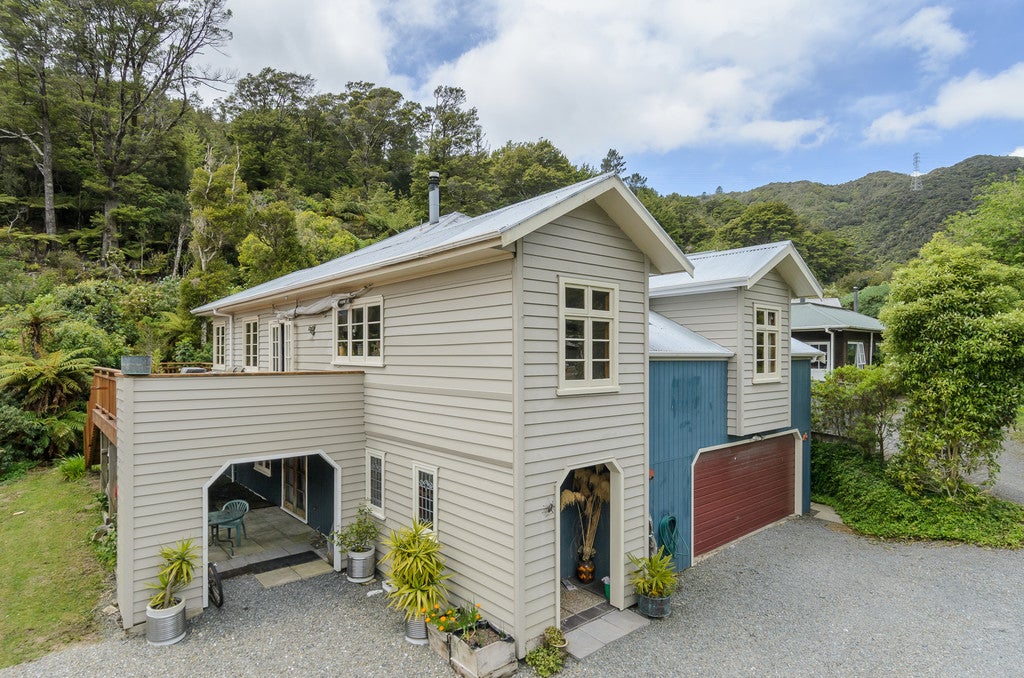 91 Tawhai Street, Stokes Valley, Lower Hutt - Carousel 2