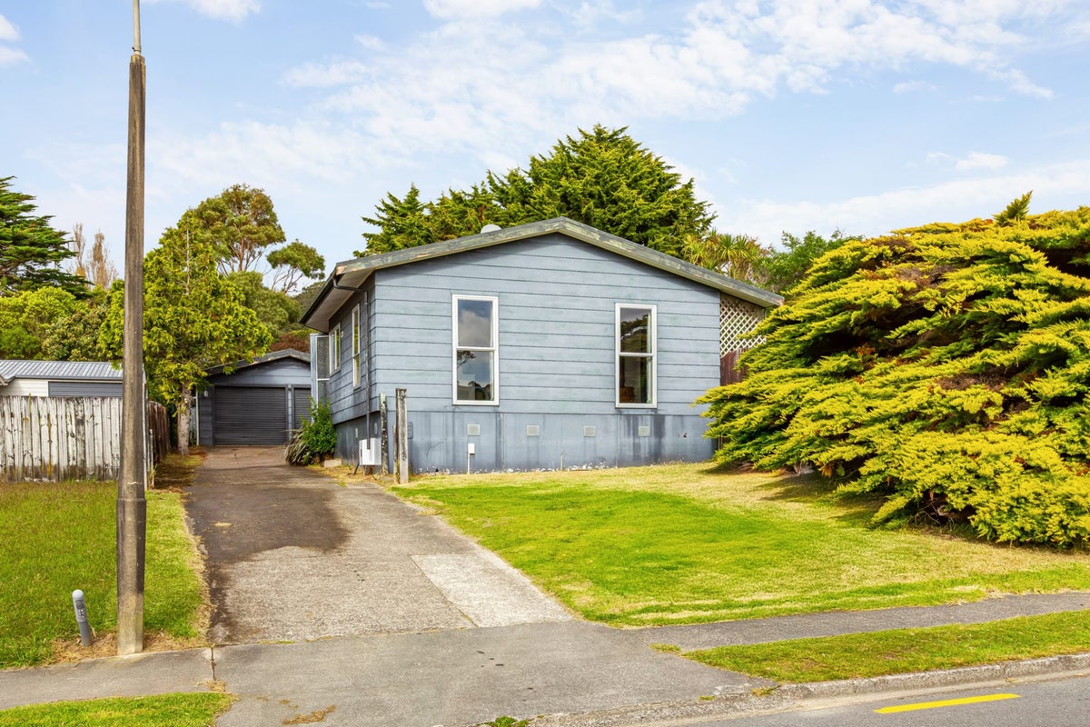 108 Omapere Street, Whitby, Porirua - Carousel 22