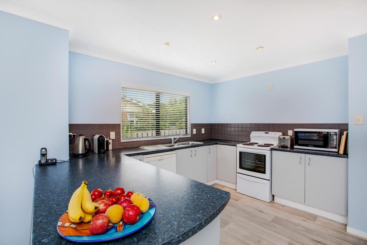 2/19 Scott Avenue, Mangere Bridge, Auckland - Carousel 2
