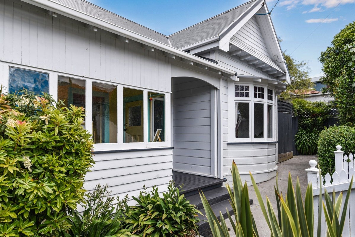 5 Napier Street, Belleknowes, Dunedin - Carousel 2