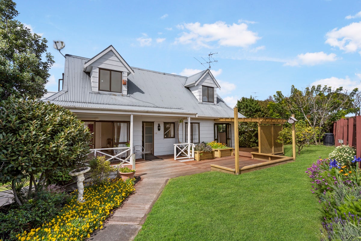 178 Norman Lesser Drive, Saint Johns, Auckland - Carousel 1