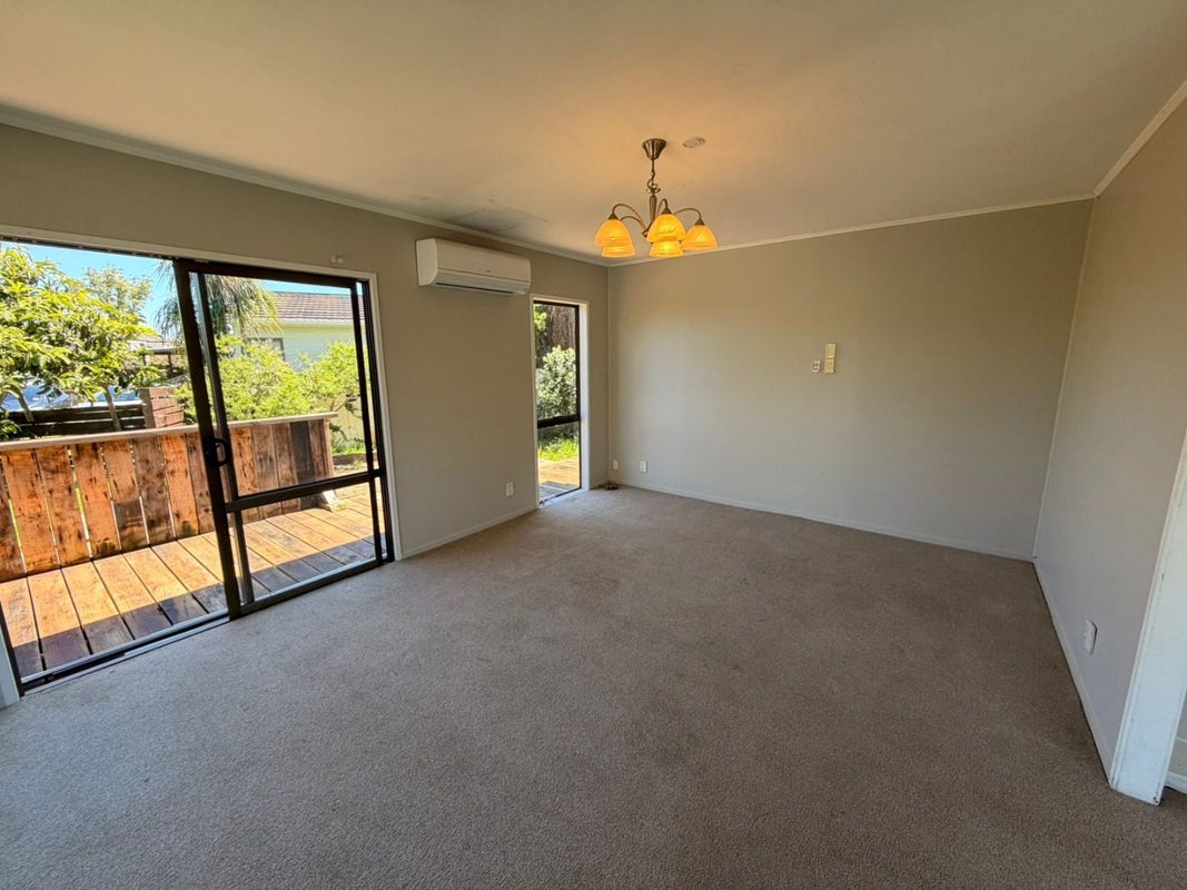 8 Le Havre Place, Takanini, Auckland - Carousel 2