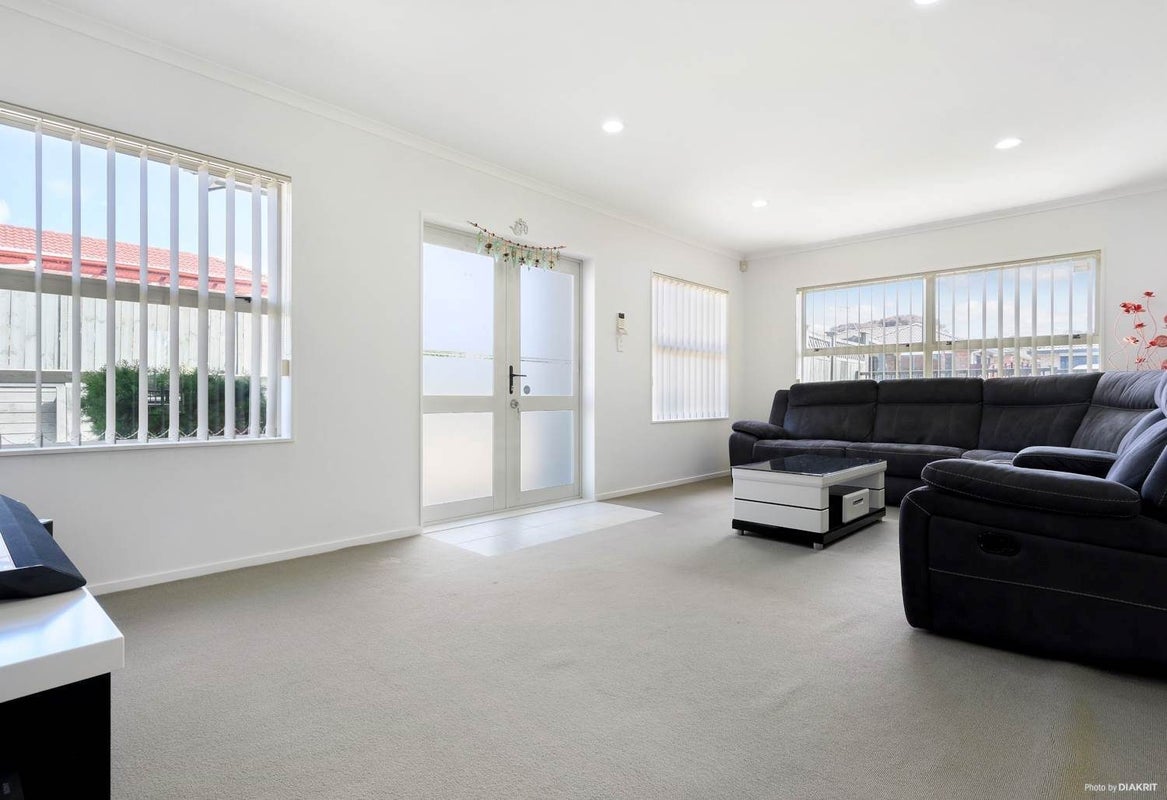 7 Sarteano Drive, Manurewa, Auckland - Carousel 2