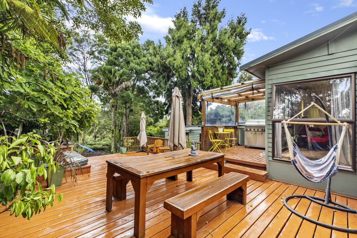17 Karen Road, Laingholm, Auckland - Carousel 1