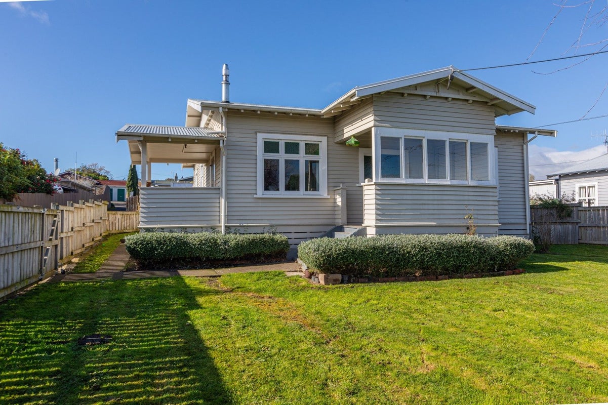 41 Racecourse Road, Waipukurau, Waipukurau - Carousel 1