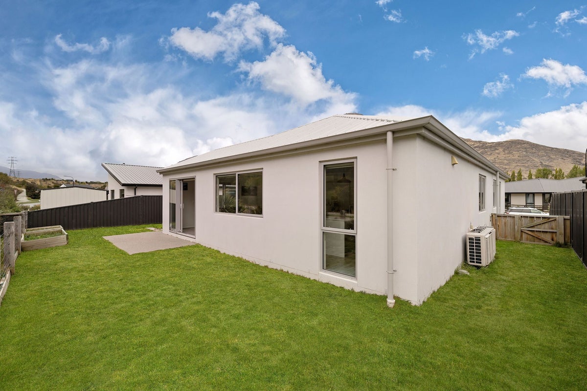 39 Walton Way, Lower Shotover, Queenstown - Carousel 2