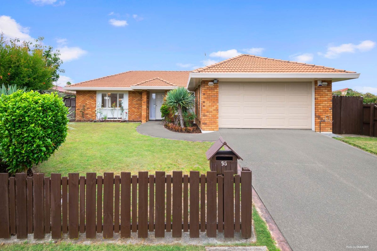53 Kilimanjaro Drive, Northpark, Auckland - Carousel 1