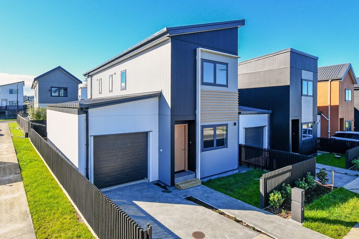 30 Farranfore Road, Opaheke, Papakura - Carousel 13