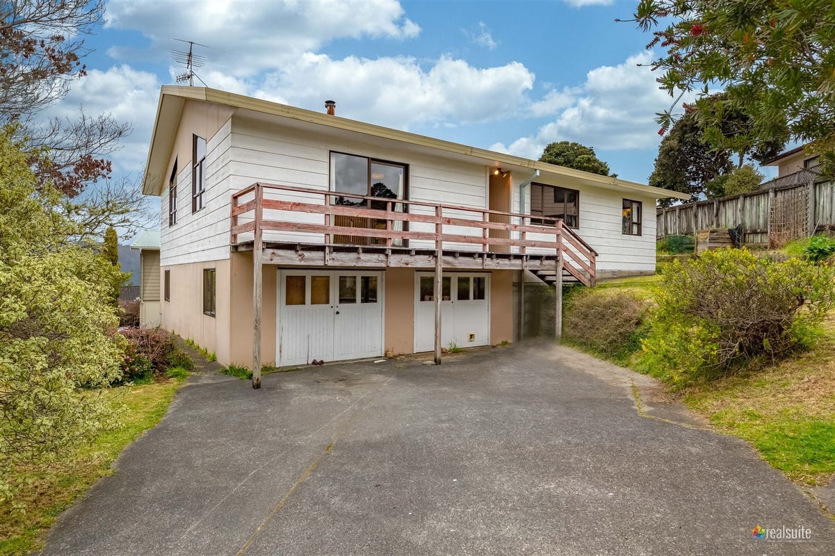 1 Westpoint Avenue, Harbour View, Lower Hutt - Carousel 1