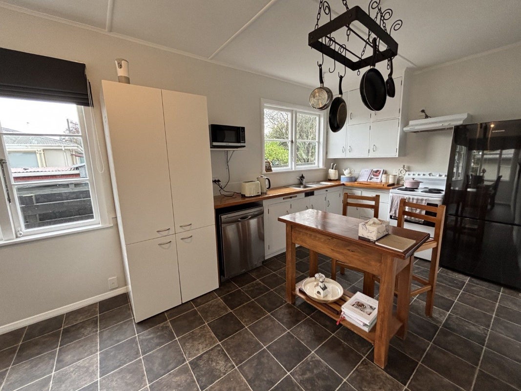 36 Aberdeen Avenue, Takaro, Palmerston North - Carousel 2