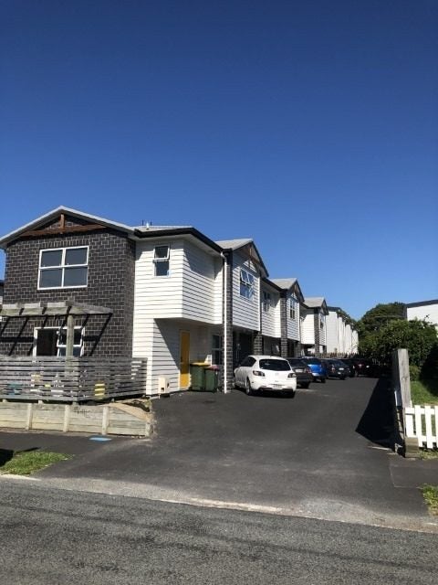2/16 Hogan Street, Hamilton East, Hamilton - Carousel 1