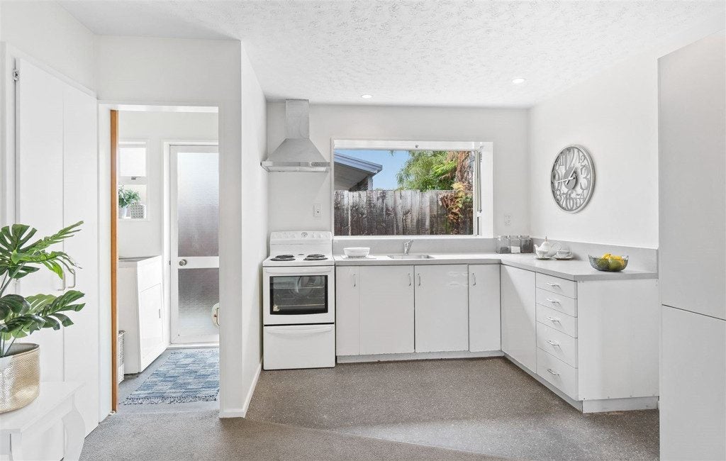 3/33 Wrights Road, Addington, Christchurch - Carousel 2