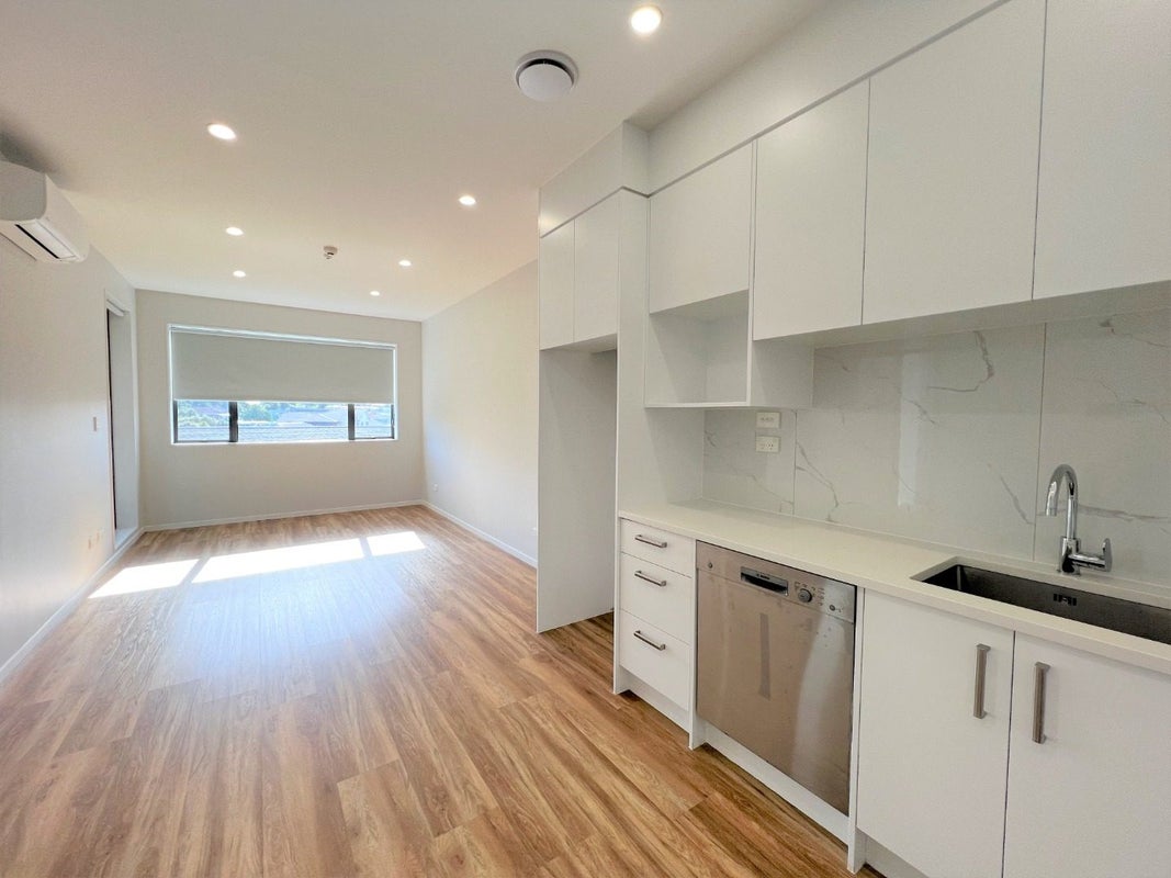 202/98 Haverstock Road, Sandringham, Auckland - Carousel 2