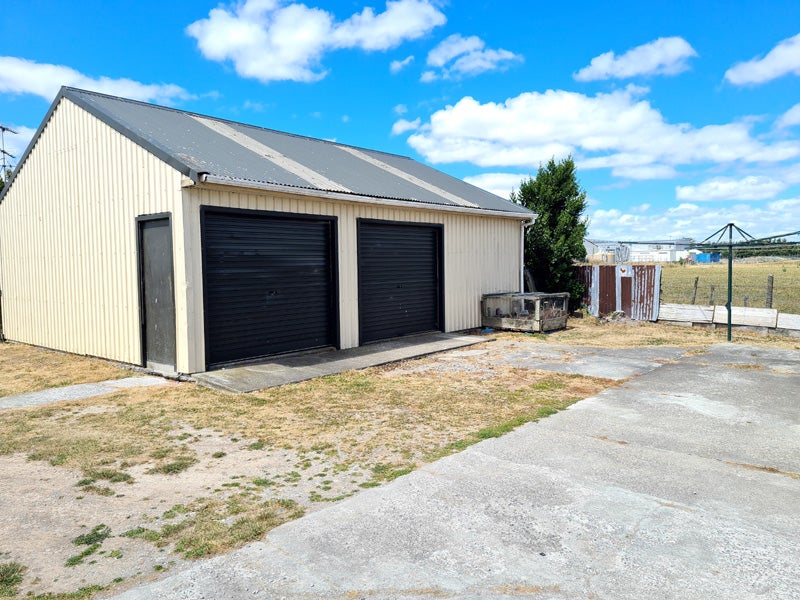 27 Moore Crescent, Carterton - Carousel 2