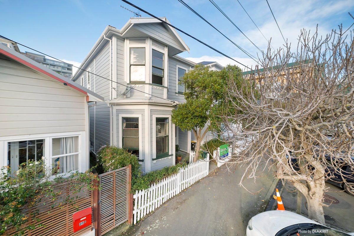 27 Hiropi Street, Newtown, Wellington - Carousel 1