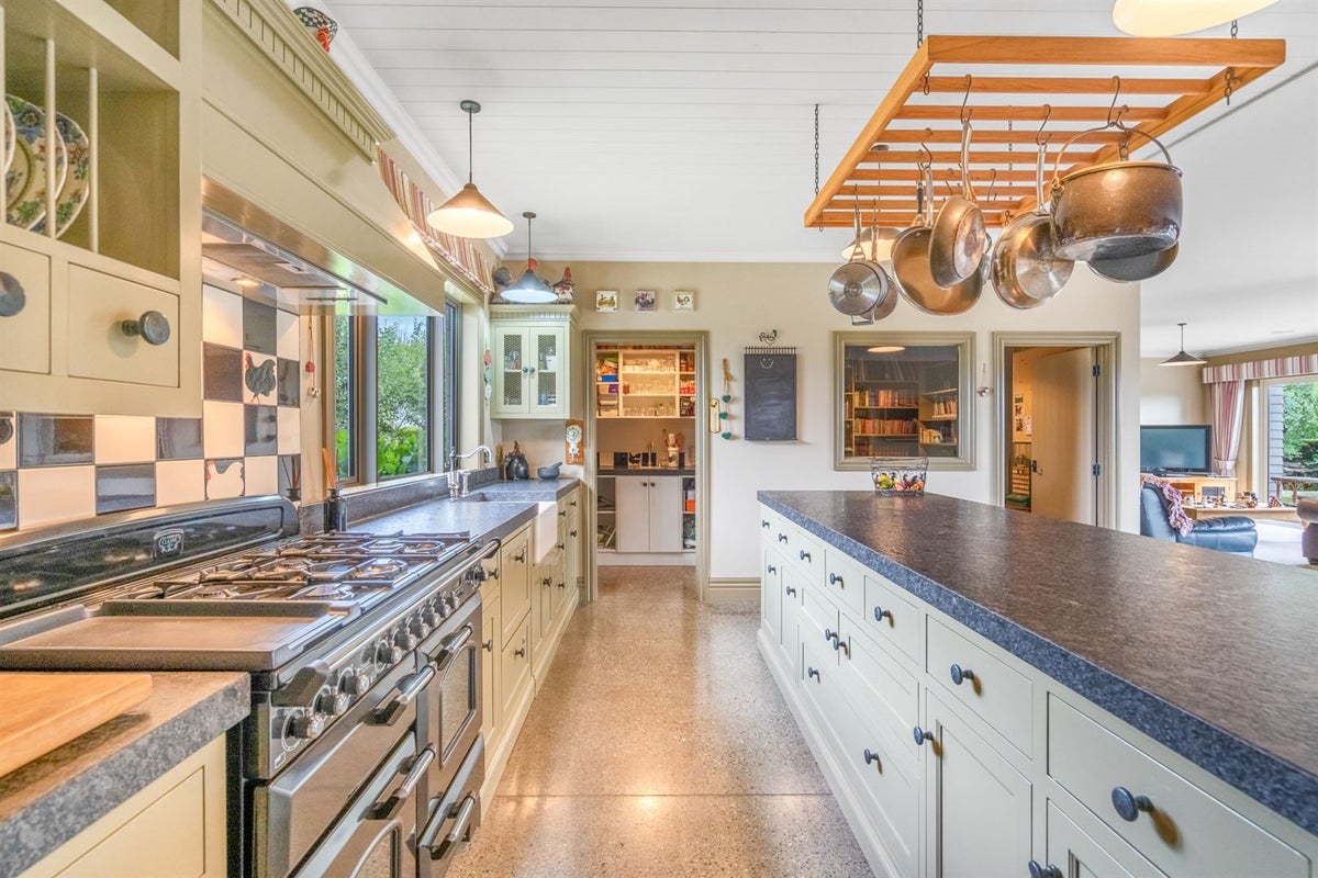 42 Millwood Glen, Mill Road - Carousel 2