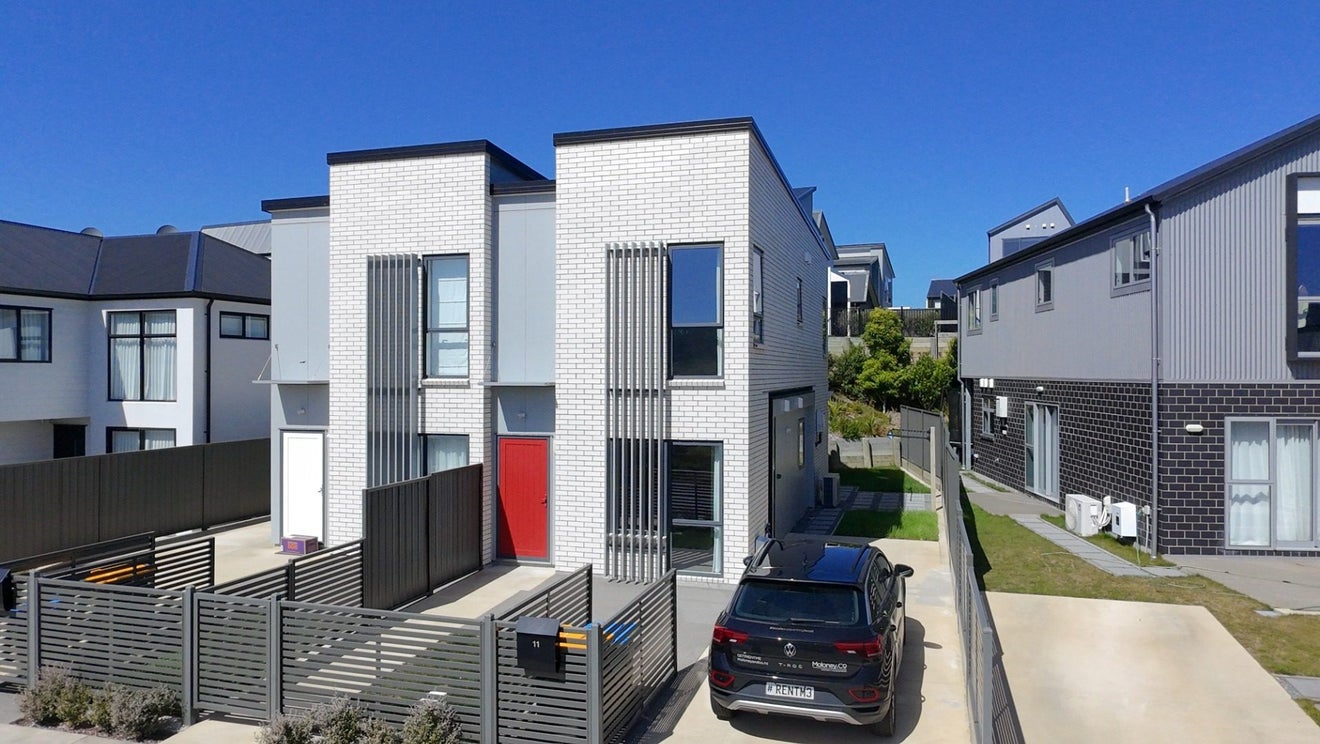 11 Koreke Close, Kenepuru, Porirua - Carousel 1