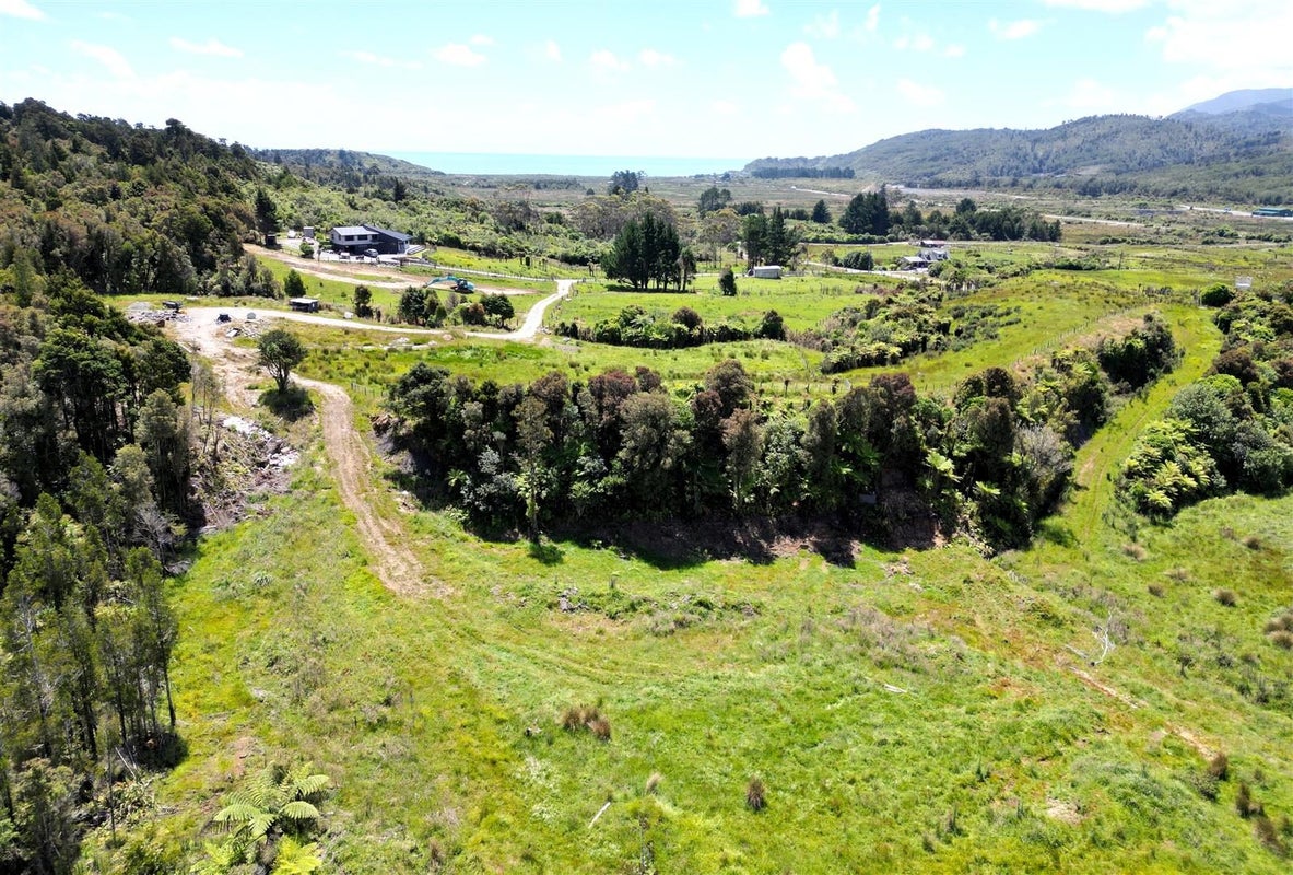 869C Seven Mile Road, Rapahoe, Greymouth - Carousel 31