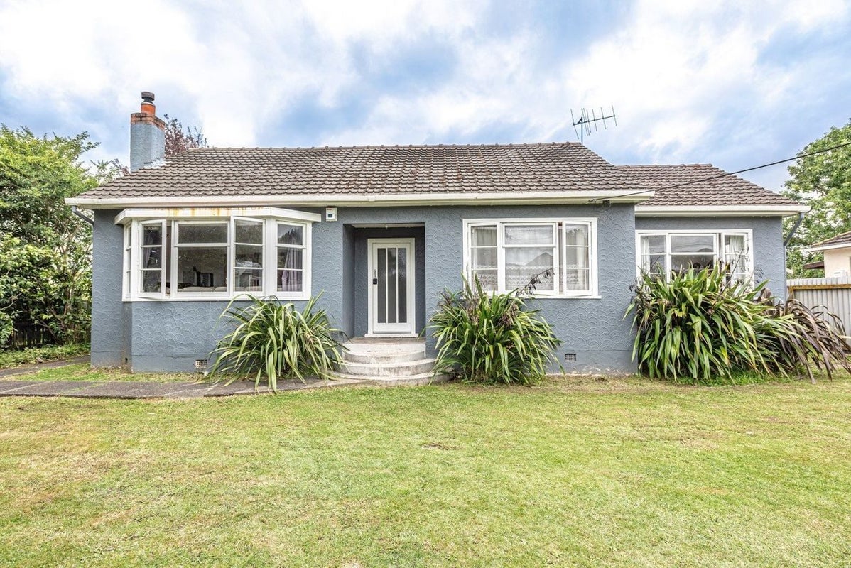 13 Caffray Avenue, Aramoho, Whanganui - Carousel 1