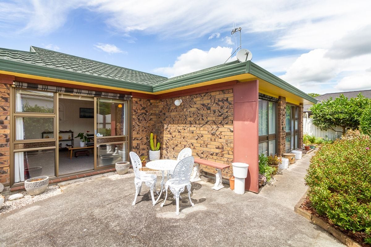 15 Aintree Crescent, Awapuni, Palmerston North - Carousel 1