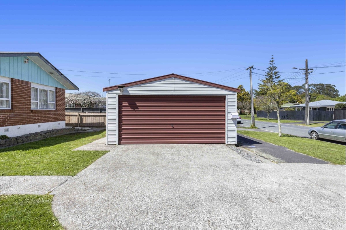 25 MacDonald Road, Glenview, Hamilton - Carousel 18